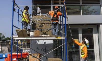 Fotografía de archivo de un grupo de trabajadores de la construcción, en Washington, DC, EE.UU.. EFE/EPA/Jim Lo Scalzo