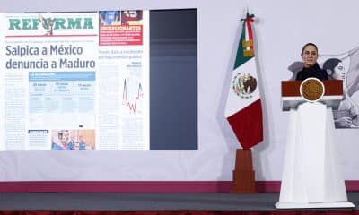 La presidenta de México, Claudia Sheinbaum, habla durante una rueda de prensa este martes, en Palacio Nacional de la Ciudad de México (México). EFE/Sáshenka Gutiérrez
