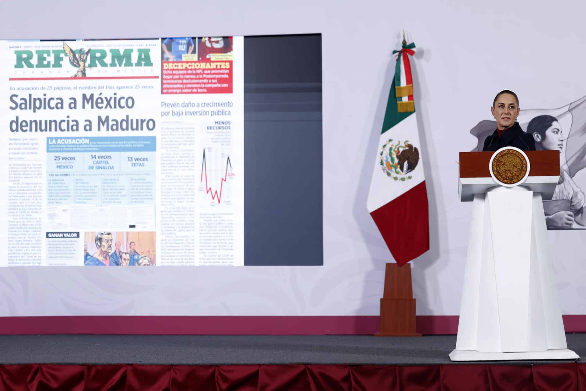 La presidenta de México, Claudia Sheinbaum, habla durante una rueda de prensa este martes, en Palacio Nacional de la Ciudad de México (México). EFE/Sáshenka Gutiérrez