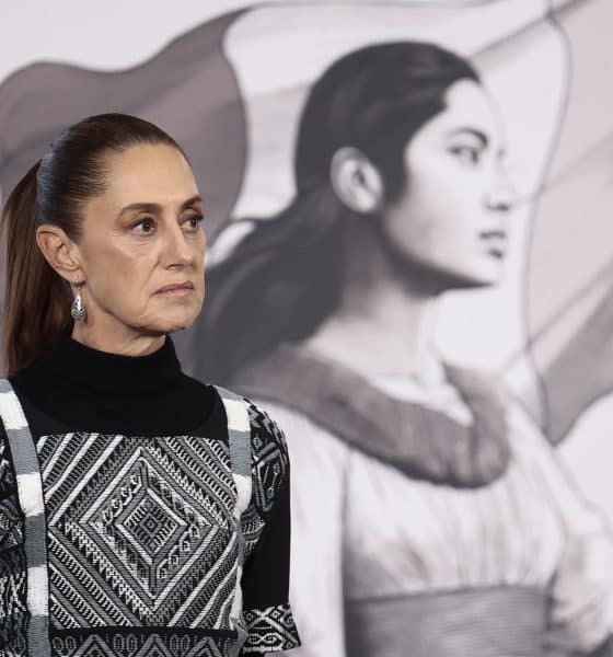 La presidenta de México, Claudia Sheinbaum, reacciona durante su conferencia de prensa matutina este martes, en Palacio Nacional de la Ciudad de México (México). EFE/ José Méndez