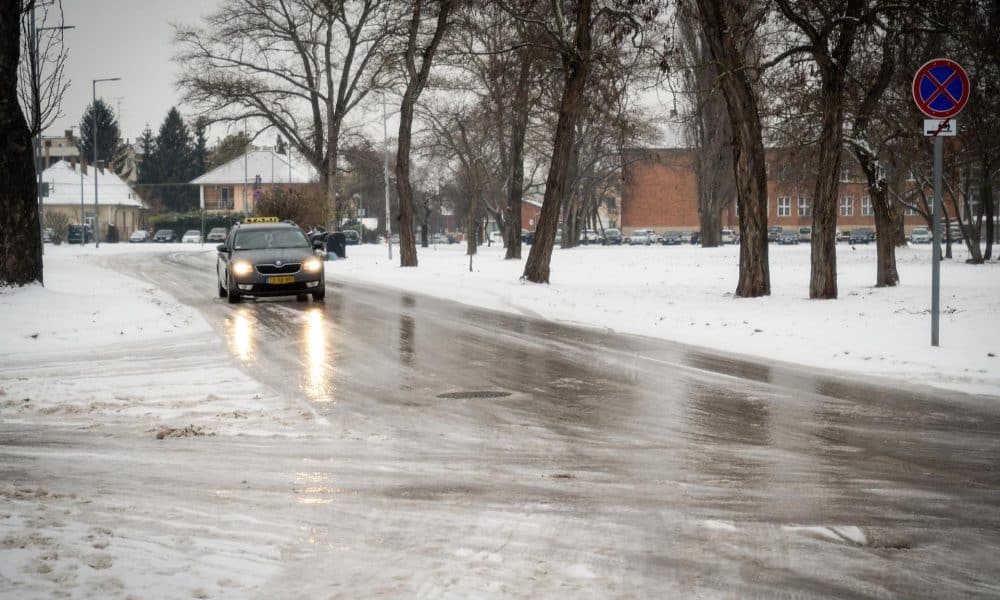 Imagen de hoy de nieve en Hungría. EFE/EPA/Csaba Krizsan HUNGARY OUT