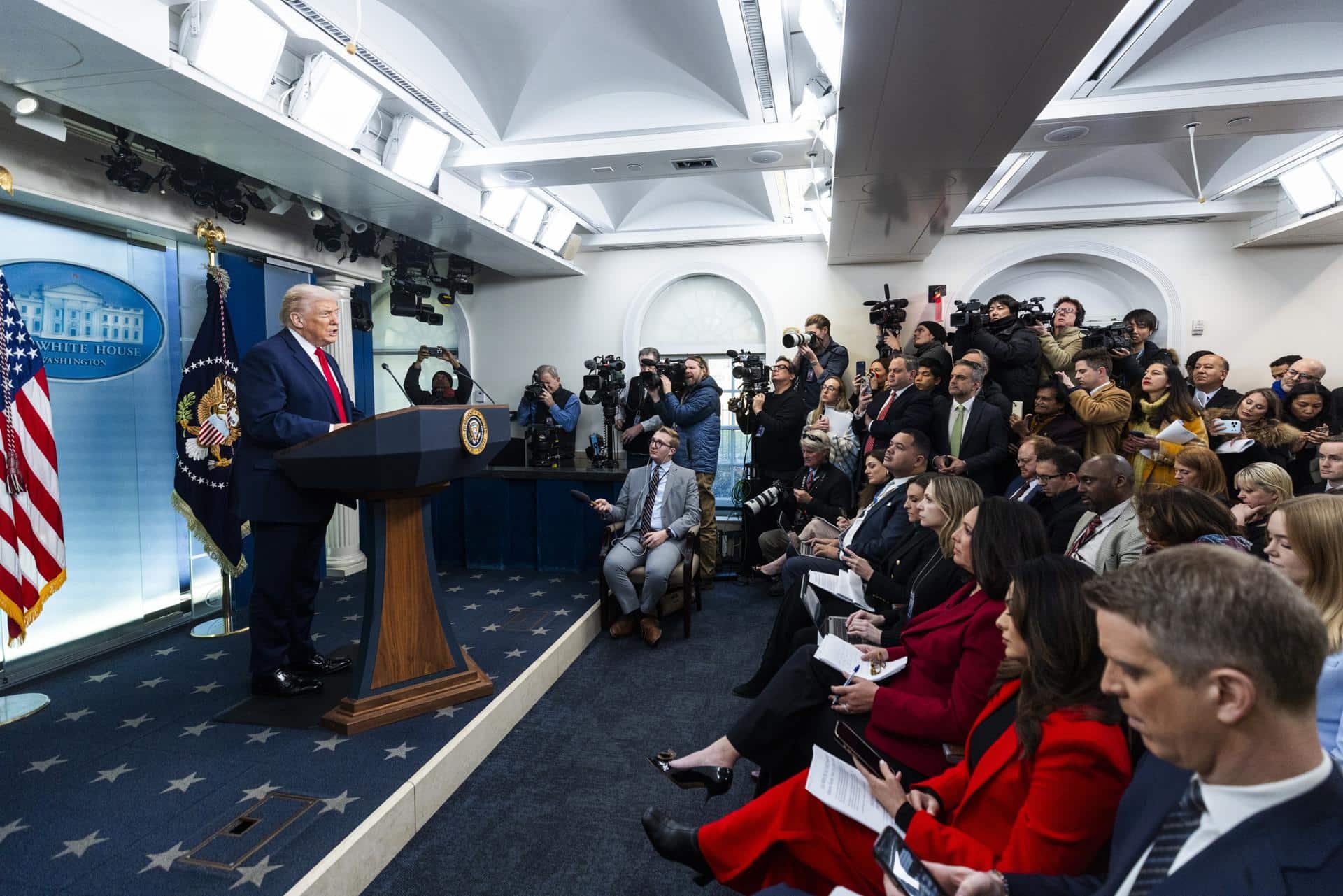 EFE/EPA/JIM LO SCALZO