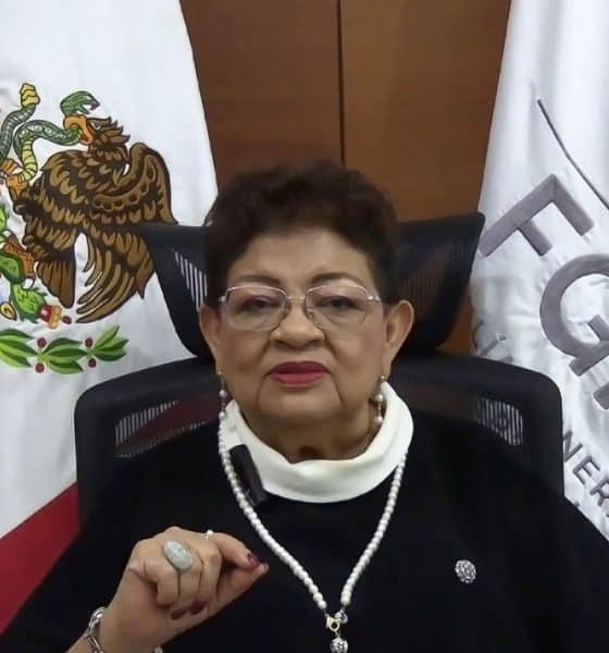 Fotografía cedida por la Fiscalía General de la República de México de su titular Ernestina Godoy, hablando durante un mensaje a medios este martes, en Ciudad de México (México). EFE/ Fiscalía General de la República /SOLO USO EDITORIAL/ NO VENTAS/ SOLO DISPONIBLE PARA ILUSTRAR LA NOTICIA QUE ACOMPAÑA (CRÉDITO OBLIGATORIO) MÁXIMA CALIDAD DISPONIBLE