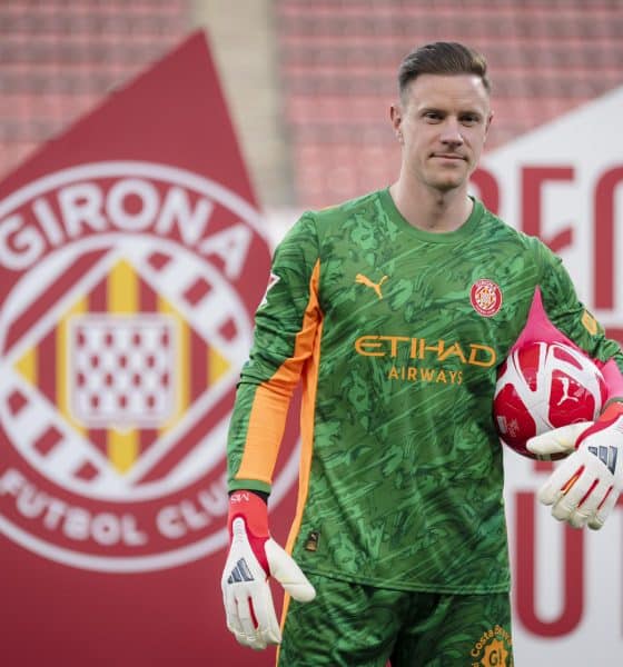 El portero alemán Marc-André ter Stegen durante su presentación como nuevo jugador del Girona, cedido por el FC Barcelona hasta final de temporada. EFE/David Borrat.