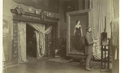 John Singer Sargent en su taller de París con el retrato 'Madame X' (ca.1884). Una exposición sobre el artista estadounidense en París que muestra sus obras cumbre y, entre ellas, "Madame X" (1884), definida como "'La Gioconda americana", encara su última semana en el Museo de Orsay de París. EFE/ Museo de Orsay / ***SOLO USO EDITORIAL/SOLO DISPONIBLE PARA ILUSTRAR LA NOTICIA QUE ACOMPAÑA (CRÉDITO OBLIGATORIO)***