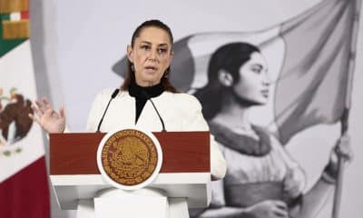 La presidenta de México, Claudia Sheinbaum, habla en una rueda de prensa en el Palacio Nacional, en Ciudad de México (México). EFE/José Méndez