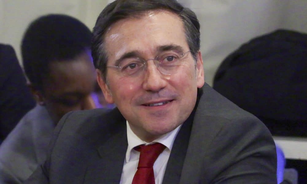 El ministro español de Asuntos Exteriores, José Manuel Albares, participa en un evento organizado por la revista Le Grand Continent en la Universidad Sciences Po de París. El acto tiene por objetivo responder a la pregunta: "¿Está la geopolítica de Donald Trump consolidando un nuevo arco progresista?". EFE/Edgar Sapiña Manchado