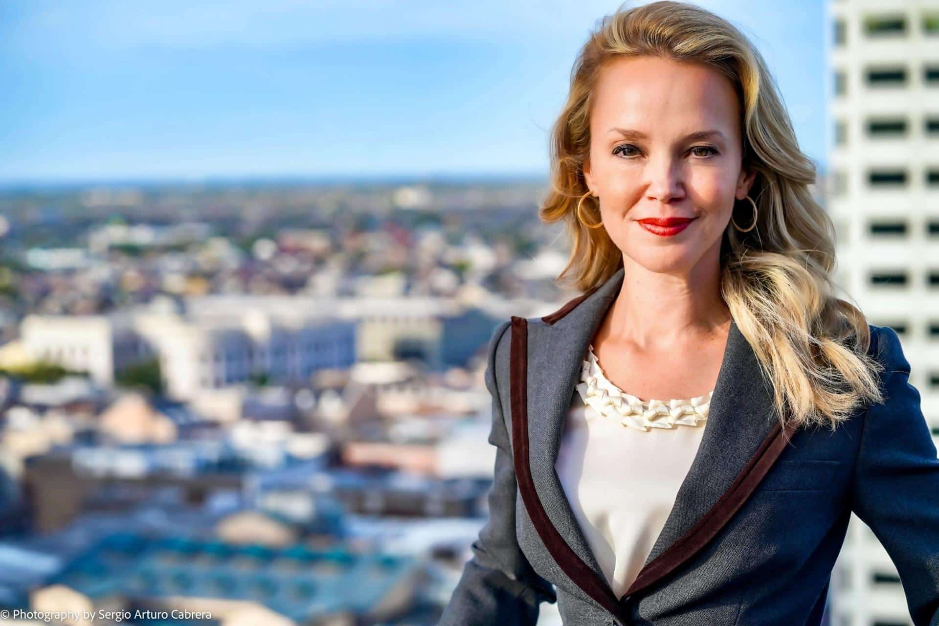 Fotografía de campaña electoral de la demócrata Helena Moreno, nacida en Veracruz (México), quien asumió este lunes como la primera alcaldesa latina de Nueva Orleans. EFE/Campaña Helena Moreno /SOLO USO EDITORIAL /NO VENTAS /SOLO DISPONIBLE PARA ILUSTRAR LA NOTICIA QUE ACOMPAÑA /CRÉDITO OBLIGATORIO