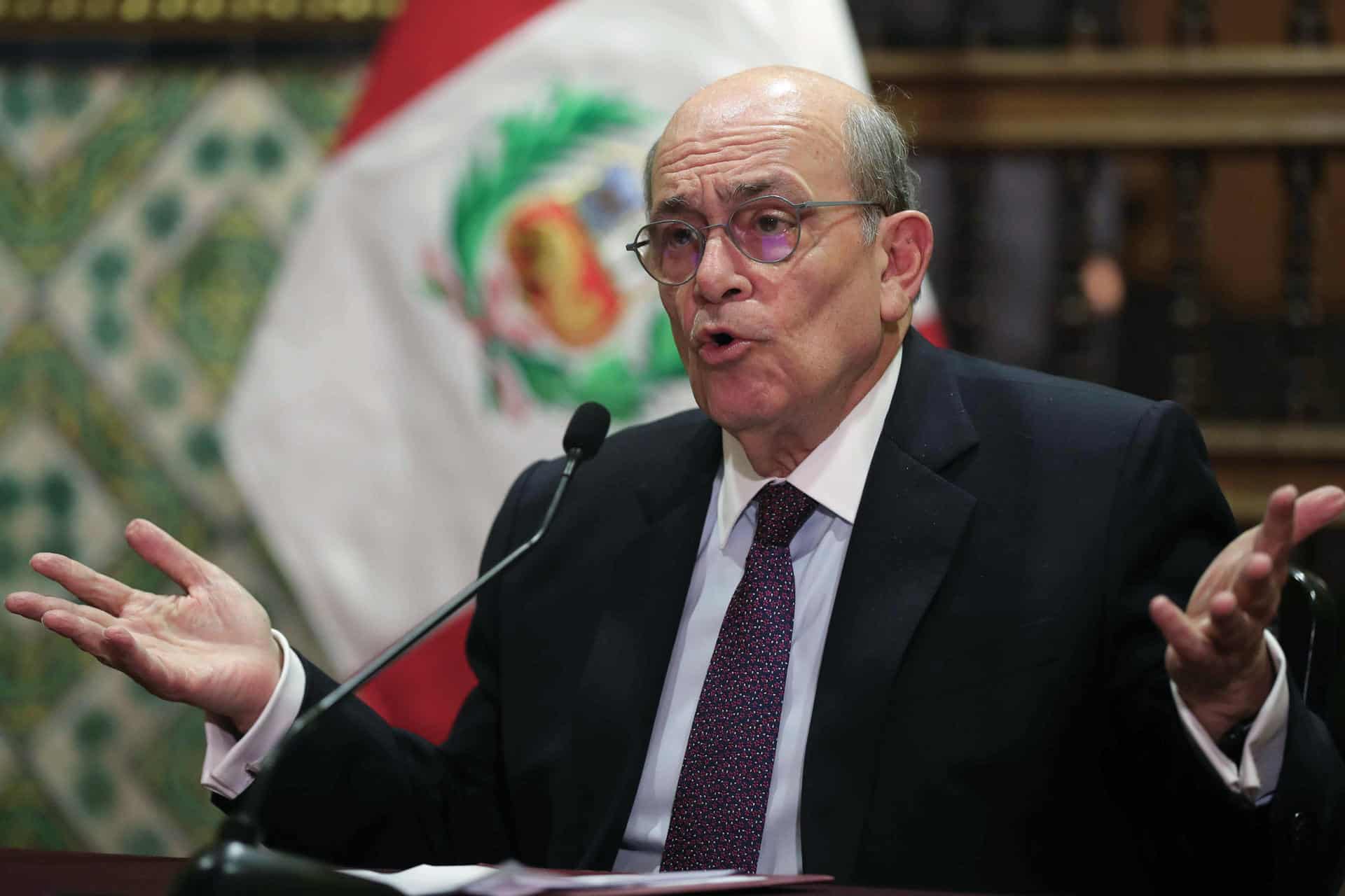 El ministro de Relaciones Exteriores de Perú, Hugo de Zela. EFE/Paolo Aguilar