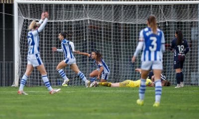 Las jugadoras de la Real Sociedad celebran el tercer gol (3-0) durante el partido de Liga F disputado en el estadio de Zubieta. EFE/Javier Etxezarreta