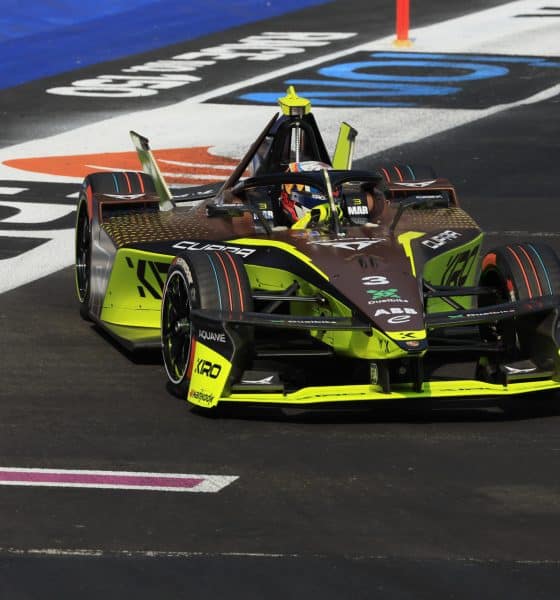 El piloto español Josep Maria Martí de Kupra Kiro compite este sábado, durante el Gran Premio de México de la Fórmula E en el Autódromo Hermanos Rodríguez en Ciudad de México (México). EFE/ José Méndez