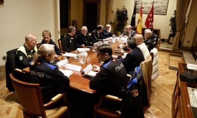 El delegado del Gobierno en Madrid, Francisco Martín, preside la reunión de seguridad para preparar las medidas de seguridad ante el partido de la Euroliga que disputarán Real Madrid y Maccabi de Tel Aviv. EFE/Sergio Pérez