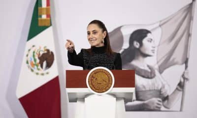 La presidenta de México, Claudia Sheinbaum, participa en una rueda de prensa este lunes en el Palacio Nacional en Ciudad de México (México). EFE/JoséMéndez