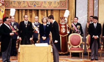 El Príncipe de Asturias, Felipe de Borbón, juró la Constitución el día que cumplía la mayoría de edad, el 30 de enero de 1986, en el hemiciclo del Palacio de las Cortes. EFE/aa/Archivo