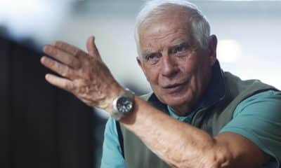 El ex Alto Representante de la Unión Europea para Asuntos Exteriores y Política de Seguridad Josep Borrell habla durante una entrevista con EFE este lunes, en Santiago (Chile). EFE/ Elvis González