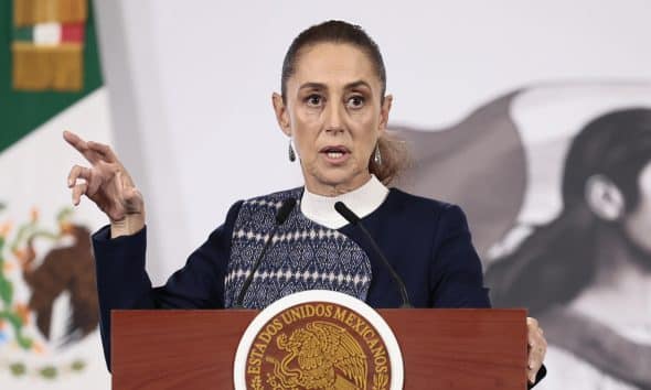 La presidenta de México, Claudia Sheinbaum, habla durante una rueda de prensa este miércoles, en el Palacio Nacional de Ciudad de México (México). EFE/ José Méndez