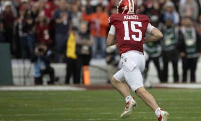 El mariscal de campo de los Hoosiers de Indiana, el estadounidense de descendencia cubana, Fernando Mendoza, en un partido del Rose Bowl, el pasado 2 de enero. EFE/Armando Arorizo
