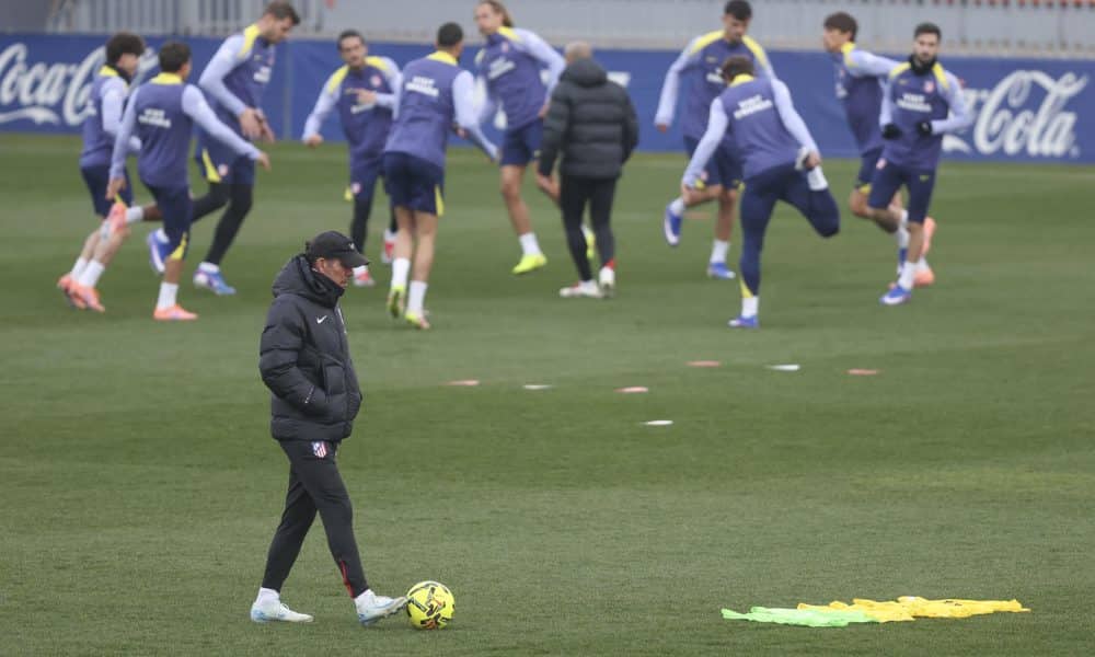 Simeone, durante el entrenamiento del equipo este jueves en Majadahonda. EFE/ Kiko Huesca