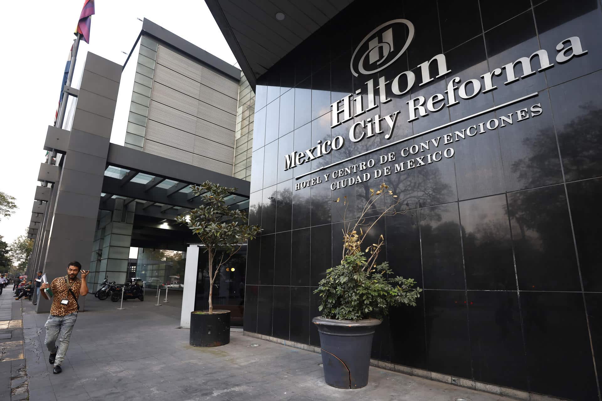 Fotografía que muestra la fachada del Hotel Hilton en Ciudad de México (México). EFE/ Sáshenka Gutiérrez