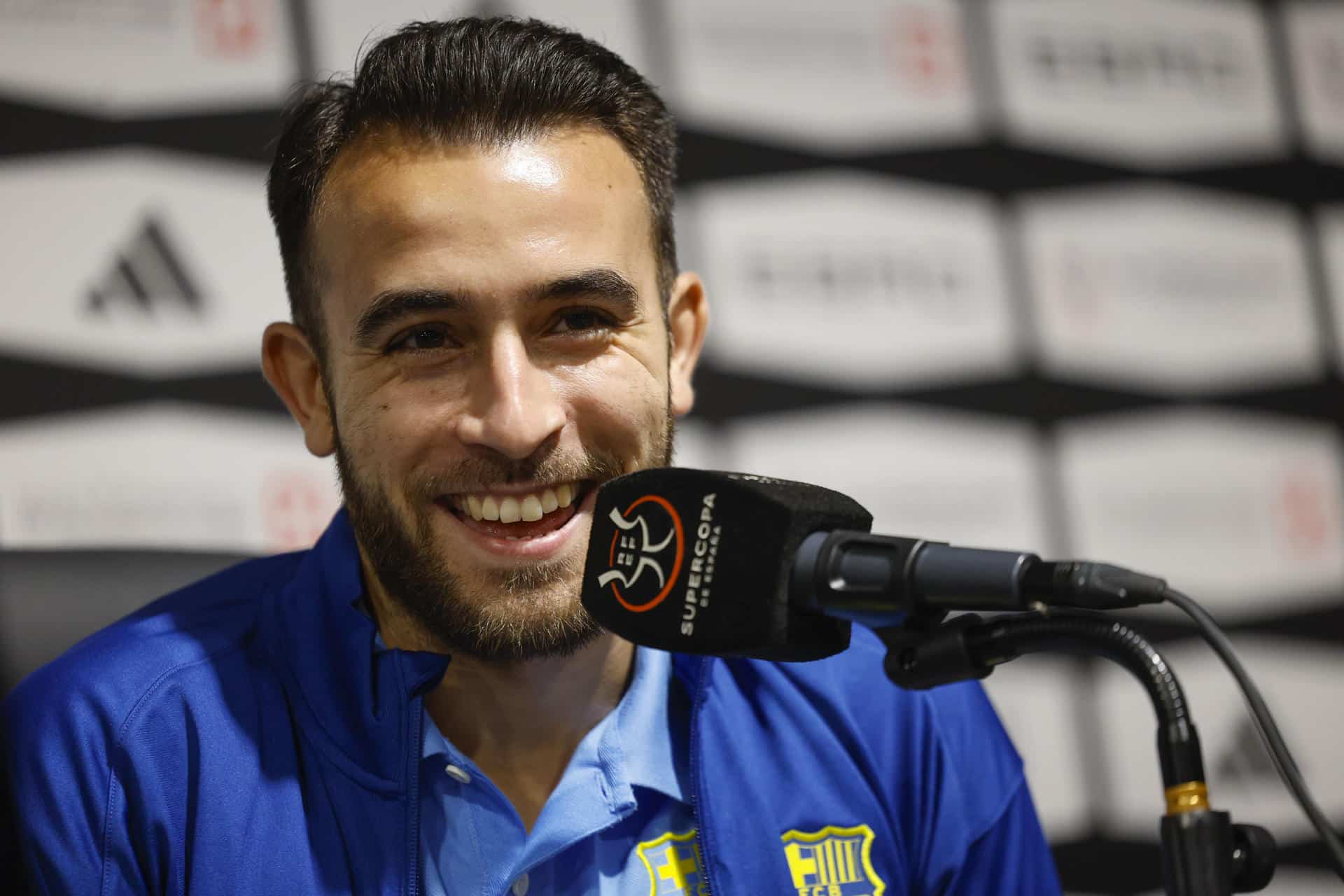 El defensa del FC Barcelona Eric García durante la rueda de prensa ofrecida este sábado en Yeda, Arabia Saudí, un día antes de la final de la Supercopa de España entre el FC Barcelona y el Real Madrid. EFE/ Kai Försterling