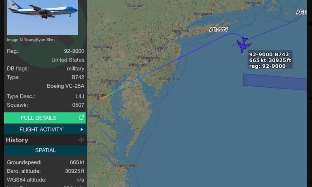 Imagen difundida por la cuenta en X @RapidResponse47 de La Casa Blanca de la ruta del Air Force 1 del presidente de EE.UU., Donald Trump. EFE/ @RapidResponse47 /SOLO USO EDITORIAL/ SOLO DISPONIBLE PARA ILUSTRAR LA NOTICIA QUE ACOMPAÑA (CRÉDITO OBLIGATORIO)