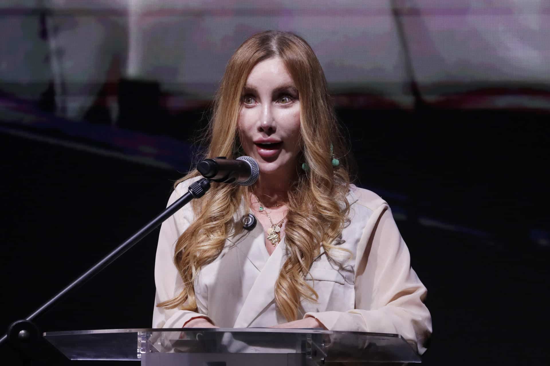 La ministra de Comercio, Industria y Turismo de Colombia, Diana Morales, habla durante el lanzamiento de la campaña 'Descubre la diversidad de Colombia, el país de la belleza' este miércoles, en Bogotá (Colombia). EFE/ Carlos Ortega