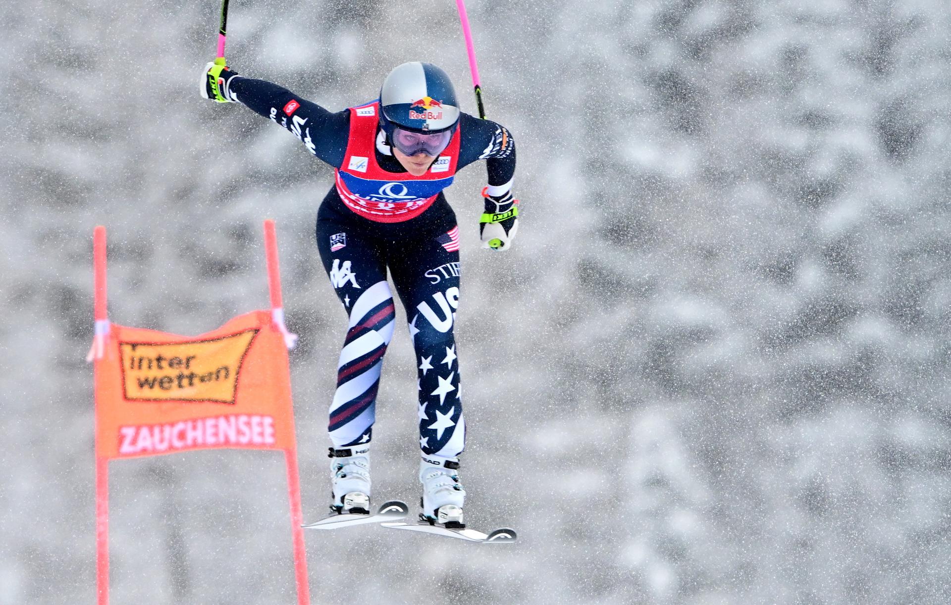 La estadounidense Lindsey Vonn, en un momento del descenso de Zauchensee (Austria). EFE/EPA/CHRISTIAN BRUNA