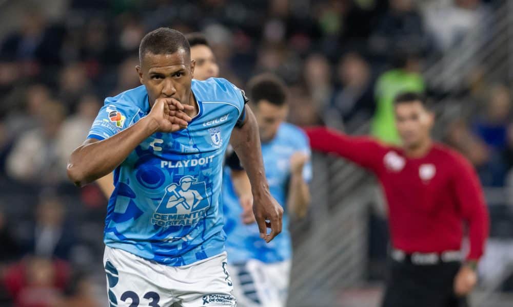 Salomón Rondón de Pachuca celebra un gol en el estadio BBVA en Monterrey (México). Imagen de archivo. EFE/ Miguel Sierra