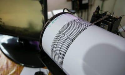 Un sismógrafo muestra la actividad de un terremoto, en una imagen de archivo. EFE/ Made Nagi