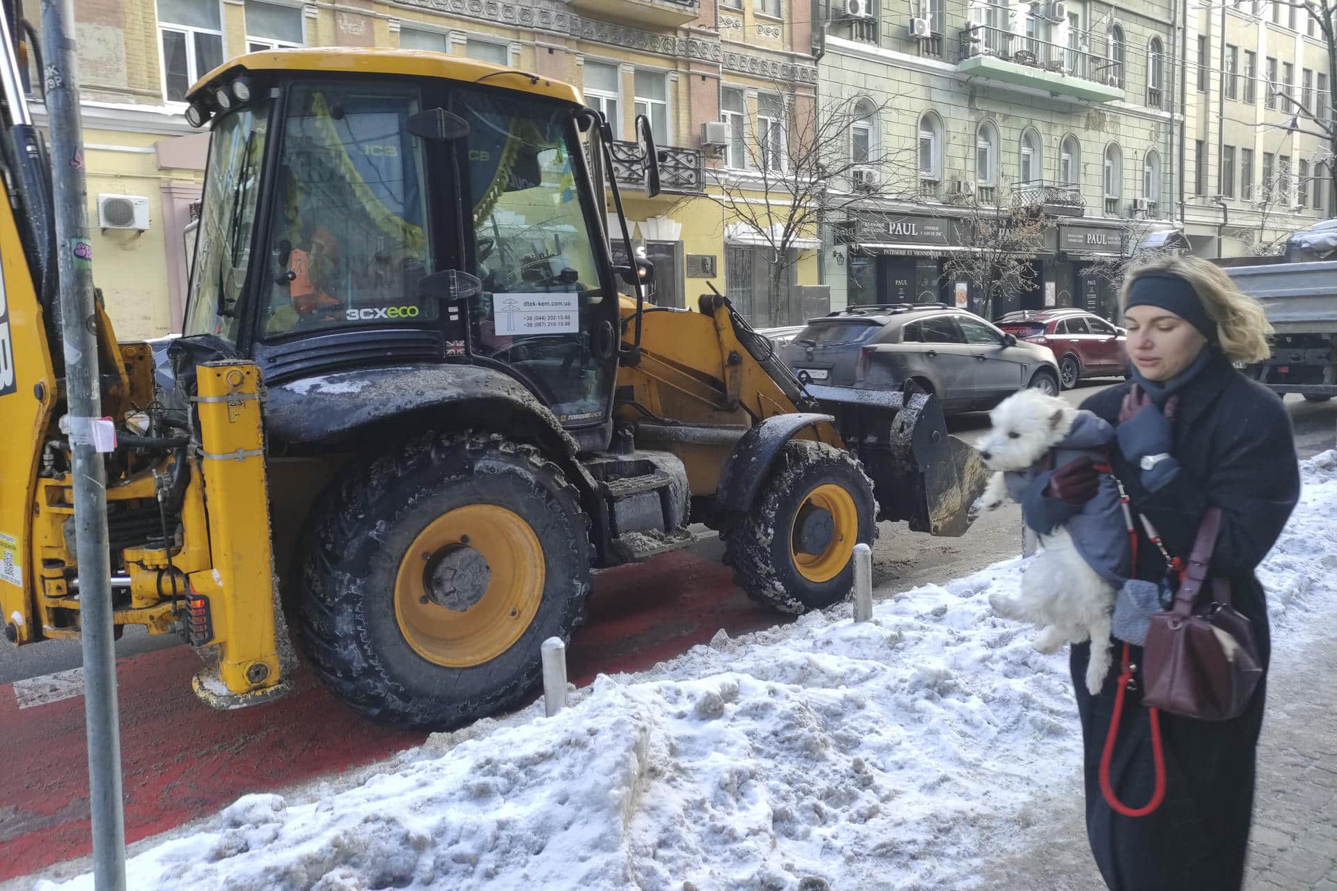 Fotografía del 13 de enero de 2026 que muestra una vista de Kiev después de que un nuevo ataque masivo al sistema energético ruso provocara apagones adicionales en la capital y otras ciudades de Ucrania. EFE/Marcel Gascón
