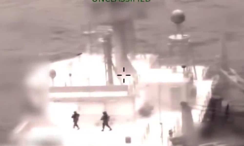 Captura de pantalla tomada de la cuenta oficial de la red social X @ Southcom del Comando Sur de los Estados Unidos que muestra la intercepción del buque petrolero 'Olina' este viernes, en aguas del Caribe. EFE/ @Southcom /SOLO USO EDITORIAL/NO VENTAS/ SOLO DISPONIBLE PARA ILUSTRAR LA NOTICIA QUE ACOMPAÑA (CRÉDITO OBLIGATORIO)