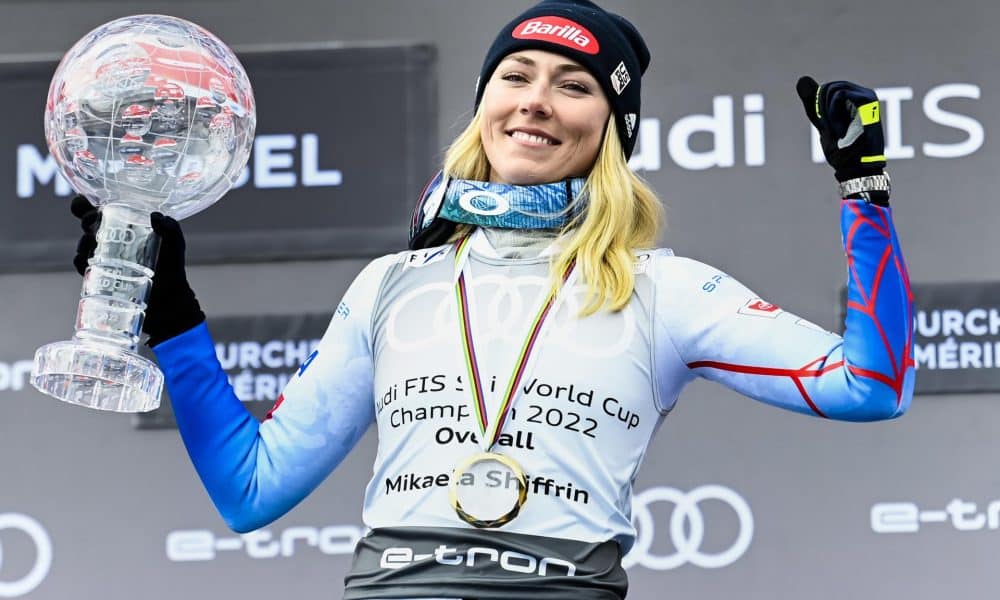 La estadounidense Mikaela Shiffrin, líder de la general de la competición de la regularidad y de la clasificación de la disciplina, que ganó el eslalon nocturno puntuable para la Copa del Mundo de esquí alpino disputado este martes en la estación austriaca de Flachau, en una imagen de archivo. EFE/EPA/URS FLUEELER