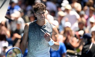 El estadounidense Ben Shelton, octavo favorito, celebra un punto durante su victoria ante su compatriota Dane Sweeny en el Abierto de Australia.
EFE/EPA/JAMES ROSS AUSTRALIA AND NEW ZEALAND OUT
