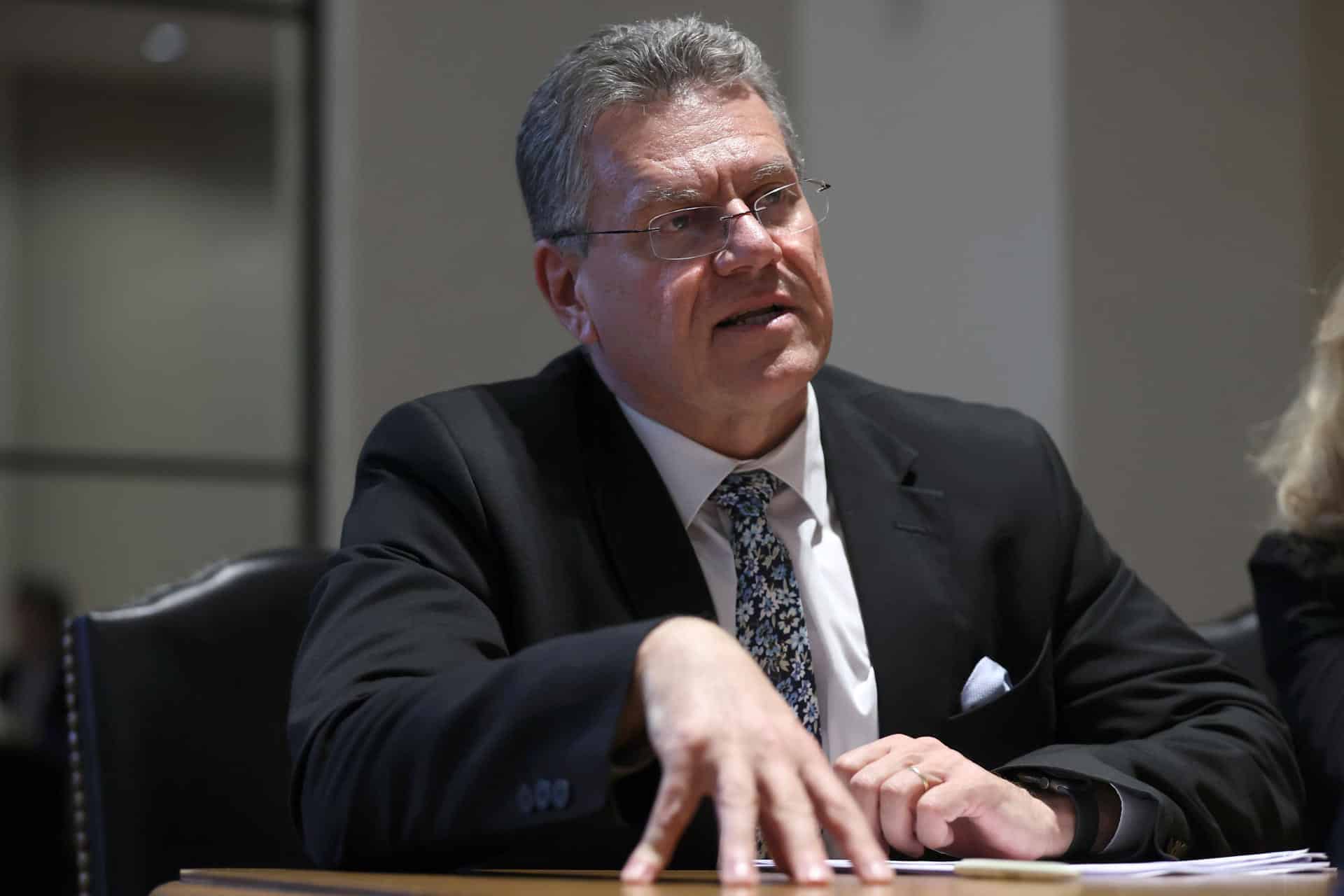 El comisario europeo de Comercio, Maroš Šefčovič, habla durante una entrevista con EFE este 17 de enero de 2026, en Asunción (Paraguay). EFE/ Juan Pablo Pino