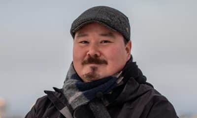 El ciudadano groenlandés, Jens-Jacob Simonsen, posa durante una entrevista con EFE este viernes, en Nuuk (Groenlandia). EFE/ Julio Cesar Rivas