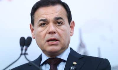 El ministro de Relaciones Exteriores de Paraguay, Rubén Ramírez, habla durante una rueda de prensa este viernes, en Asunción (Paraguay). EFE/ Juan Pablo Pino