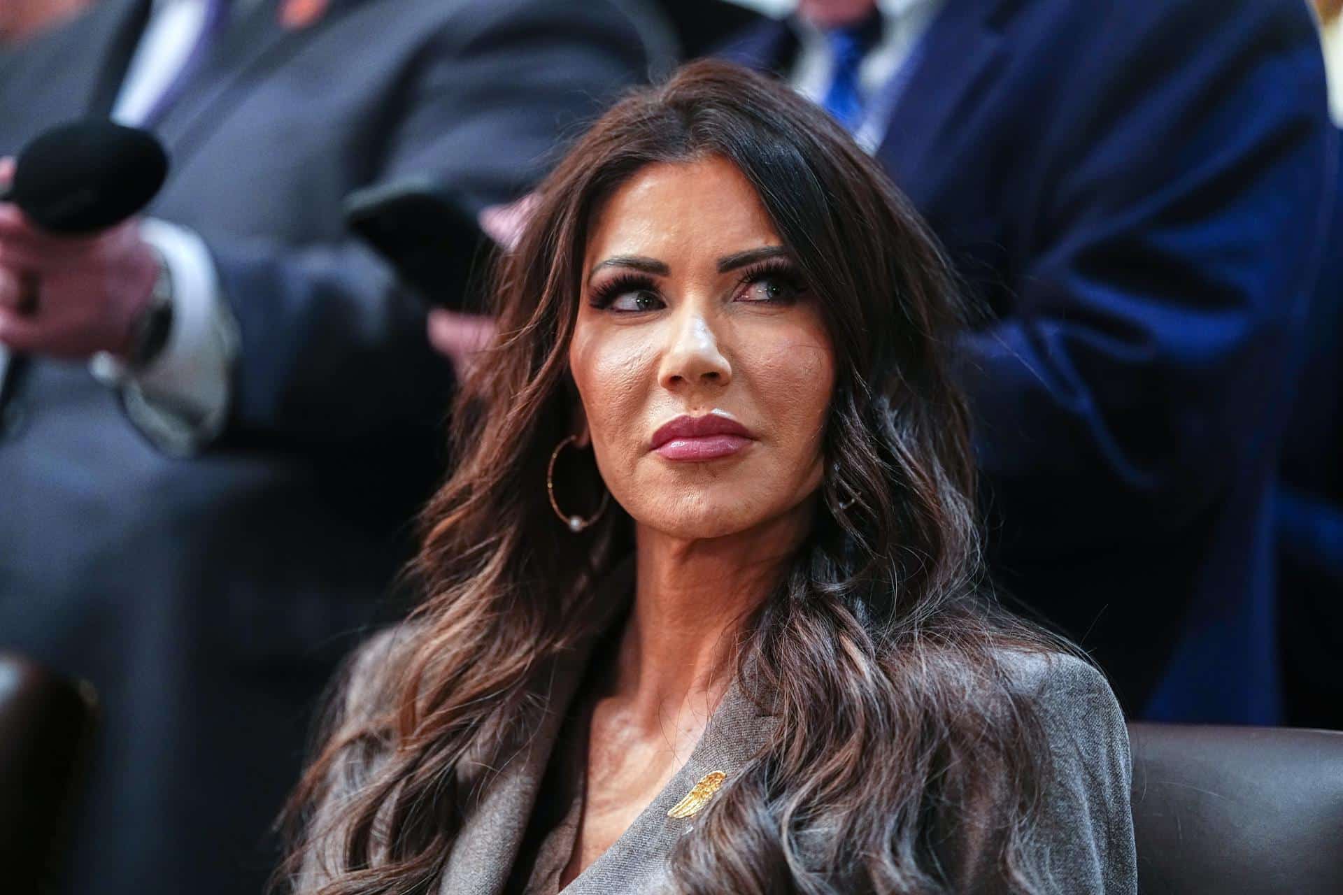 Demócratas de EEUU piden la dimisión de Noem