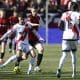 El centrocampista del Rayo Vallecano Óscar Valentín, durante el partido de LaLiga de la jornada 26 entre el Rayo Vallecano y el Athletic Club, disputado este sábado en el estadio de Vallecas.- EFE/ Javier Lizón