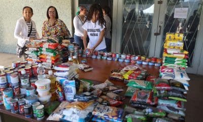 Estudiantes y egresados de la Universidad Central de Venezuela (UCV), participan en una jornada de recolección de insumos para familiares de presos políticos este sábado, en Caracas (Venezuela). EFE/ Miguel Gutiérrez