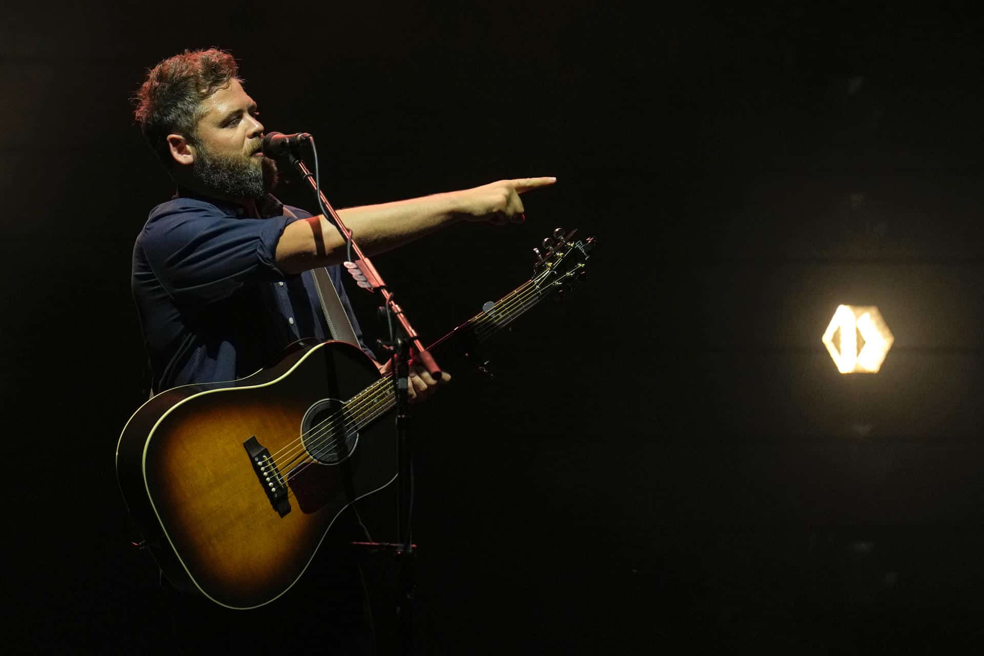 Imagen de archivo del cantante y compositor británico Michael David Rosenberg, más conocido por su nombre artístico Passenger. EFE/Alejandro García.