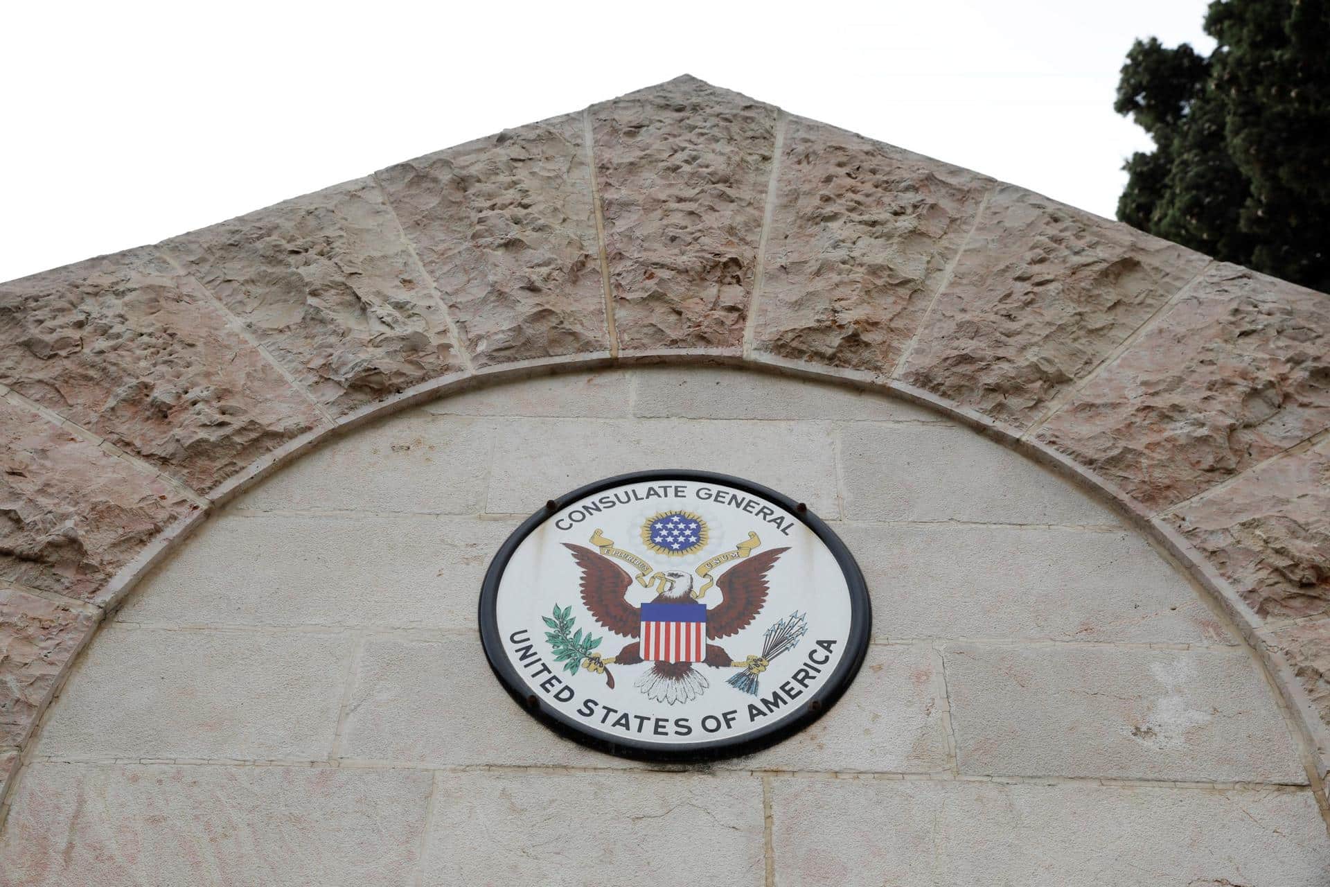 Fotografía de archivo en donde se observa la fachada del consulado de EEUU en Jerusalén (Israel). EFE/ Abir Sultan