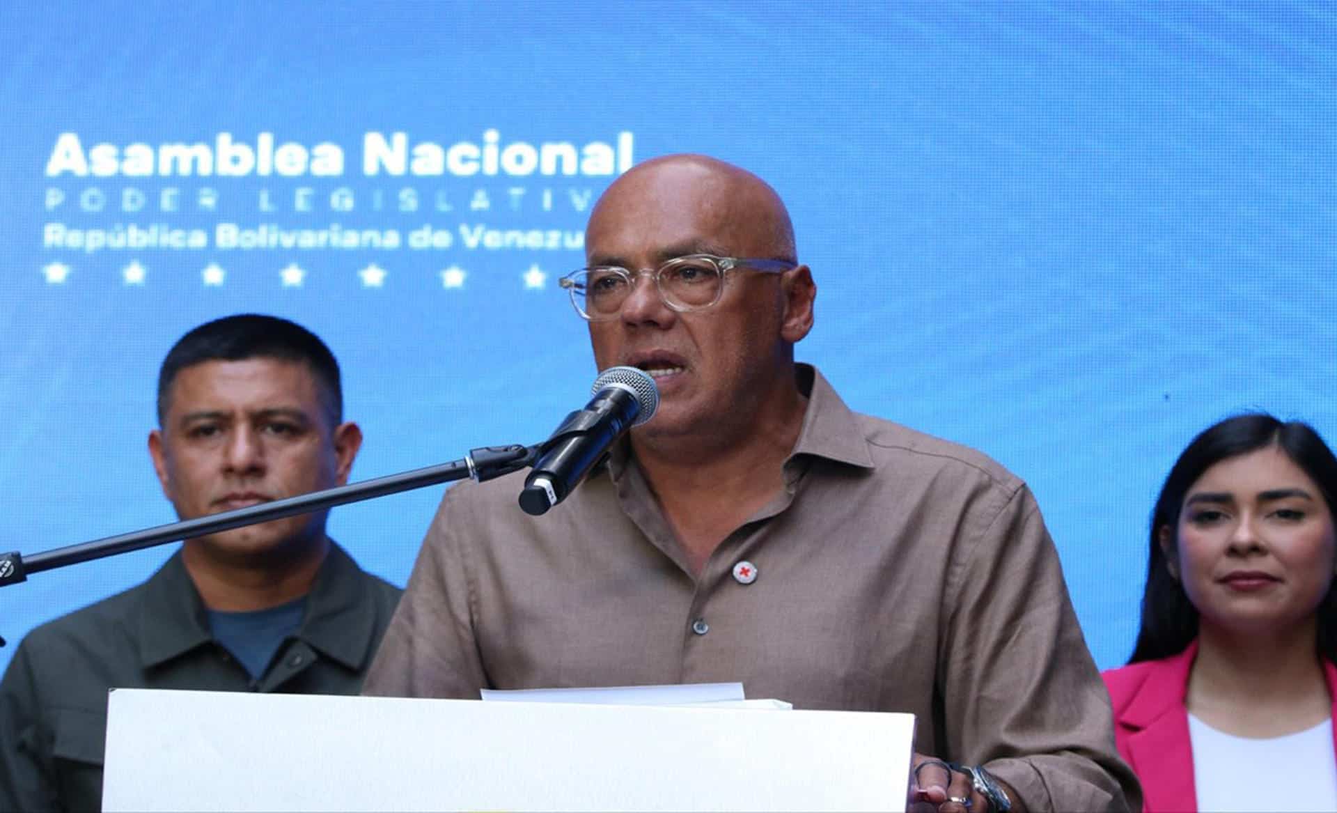 Fotografía difundida por el canal estatal Venezolana de Televisión (VTV) del presidente del Parlamento de Venezuela, Jorge Rodríguez en Caracas (Venezuela). EFE/ VTV