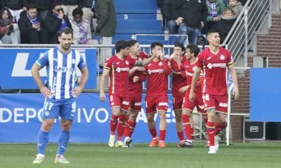 Los jugadores del Getafe celebran el 0-2 ante el Alavés, durante su partido de LaLiga EA Sports disputado este domingo en el estadio de Mendizorroza, en Vitoria. EFE/ L. Rico