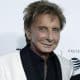 Fotografía de archivo el cantante estadounidense Barry Manilow. EFE/JASON SZENES