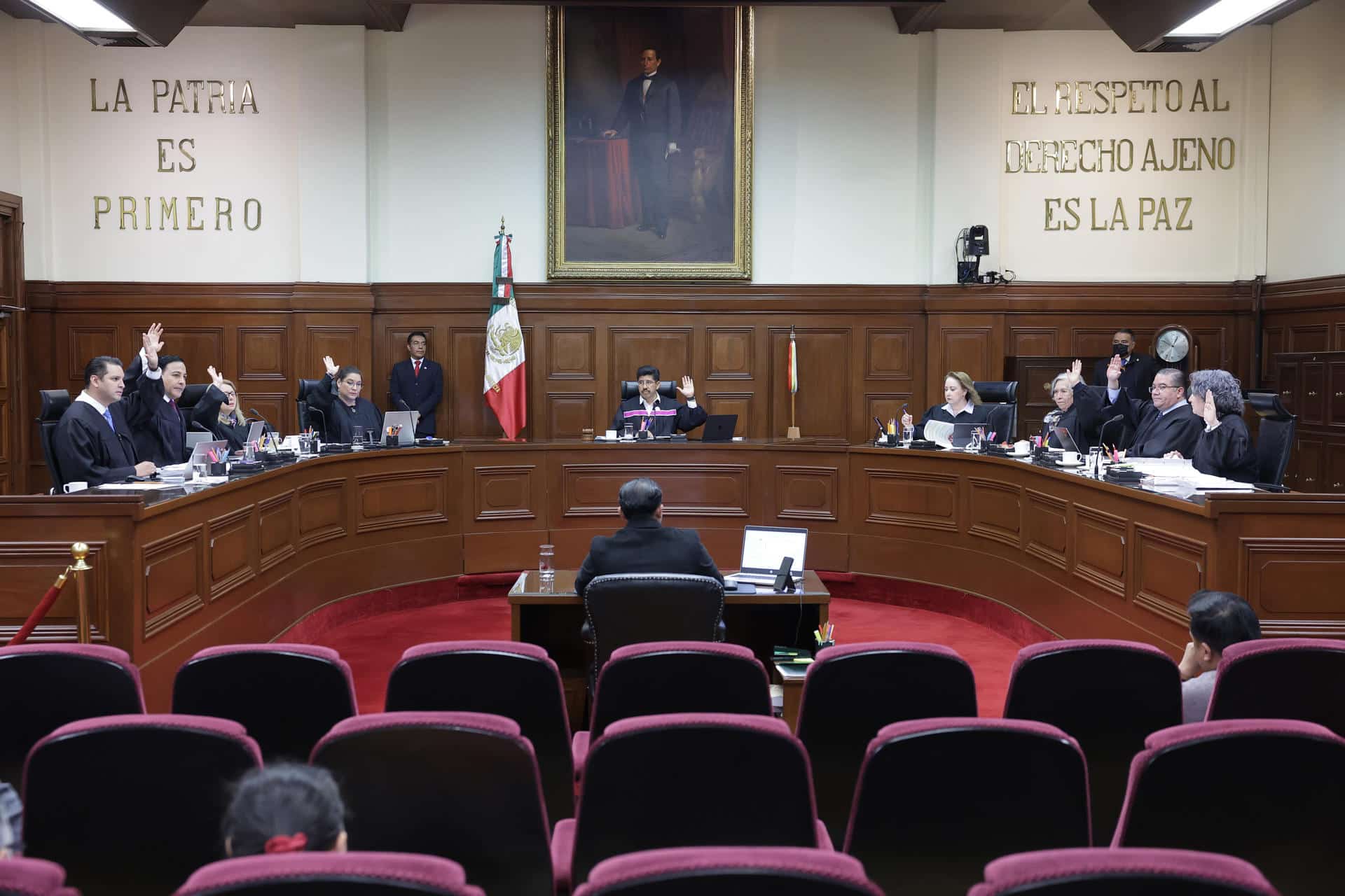 Fotografía cedida por la Suprema Corte de Justicia de la Nación (SCJN), de su pleno durante una votación en la sesión de este lunes en Ciudad de México (México). EFE/ Suprema Corte de Justicia de la Nación (SCJN)/SOLO USO EDITORIAL/ NO VENTAS/ SOLO DISPONIBLE PARA ILUSTRAR LA NOTICIA QUE ACOMPAÑA (CRÉDITO OBLIGATORIO)