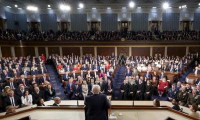 El presidente de Estados Unidos, Donald Trump, pronuncia el discurso sobre el Estado de la Unión en la Cámara de Representantes del Capitolio de Estados Unidos en Washington. EFE/EPA/JESSICA KOSCIELNIAK / POOL