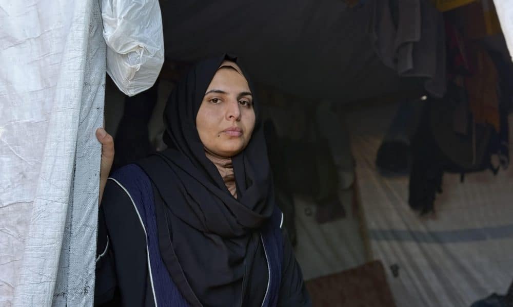 Fotografía tomada el 5 de febrero de 2026. Palestinos que retornan estos días a Gaza tras la reapertura del cruce de Rafah con Egipto denuncian vejaciones, interrogatorios y presiones por parte de Israel para que no regresen. EFE/ Ahmad Awad