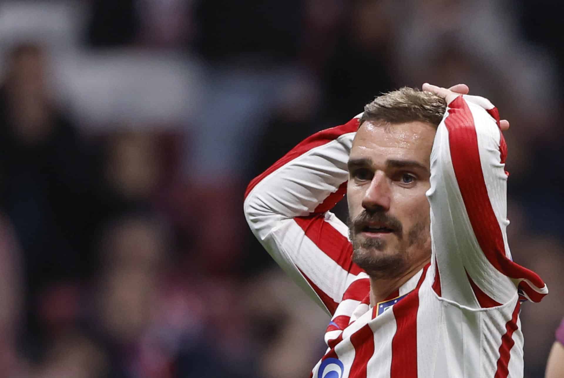 El delantero del Atlético de Madrid Antoine Griezmann, en el Estadio Riyadh Air Metropolitano en foto de archivo de Sergio Pérez. EFE