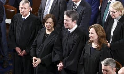 (De izq. a der.) El presidente de la Corte Suprema, John Roberts; la jueza asociada de la Corte Suprema, Elena Kagan; el juez asociado de la Corte Suprema, Brett Kavanaugh; y la jueza asociada de la Corte Suprema, Amy Coney Barrett, durante el discurso sobre el Estado de la Unión del presidente estadounidense Donald Trump. EFE/EPA/JIM LO SCALZO