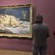 'El Sueño', uno de los cuadros más famosos de Gustave Courbet, en la primera gran muestra monográfica dedicada al artista en Austria. La exposición 'Realista y Rebelde' es la primera gran muestra monográfica dedicada al artista en Viena y que abarca todas las fases de la obra del pintor francés. La exposición, inaugurada este jueves en el Museo Leopold de Viena y abierta al público hasta el 21 de junio, reúne cerca de 130 piezas entre pinturas, dibujos y documentos procedentes de importantes colecciones como el propio Museo de Orsay, el Museo Nacional Thyssen-Bornemisza de Madrid o el Metropolitan Museum of Art de Nueva York.-EFE/ Sara Corsellas